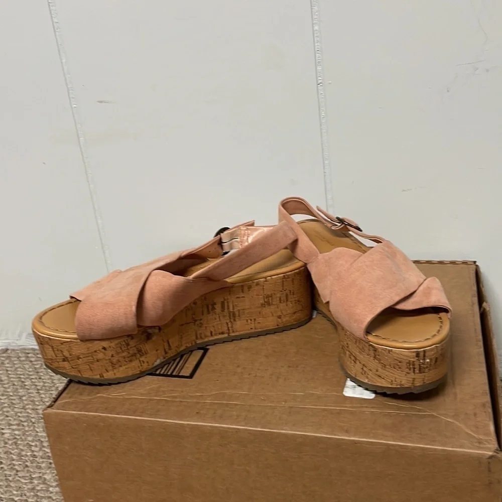 American Eagle platform sandals